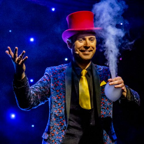 Cabaret des Bulles - Allan Hart - Spectacle de bulles de savon - la main volcan- Magicien des Bulles- Bubble Show