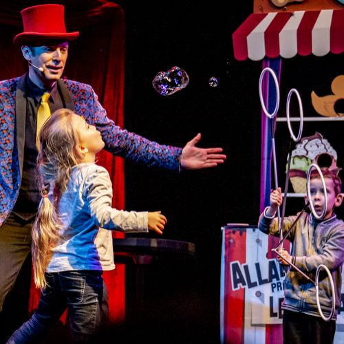 Cabaret des Bulles - Allan Hart - Spectacle de bulles de savon- tadaaaaaa- Magicien des Bulles